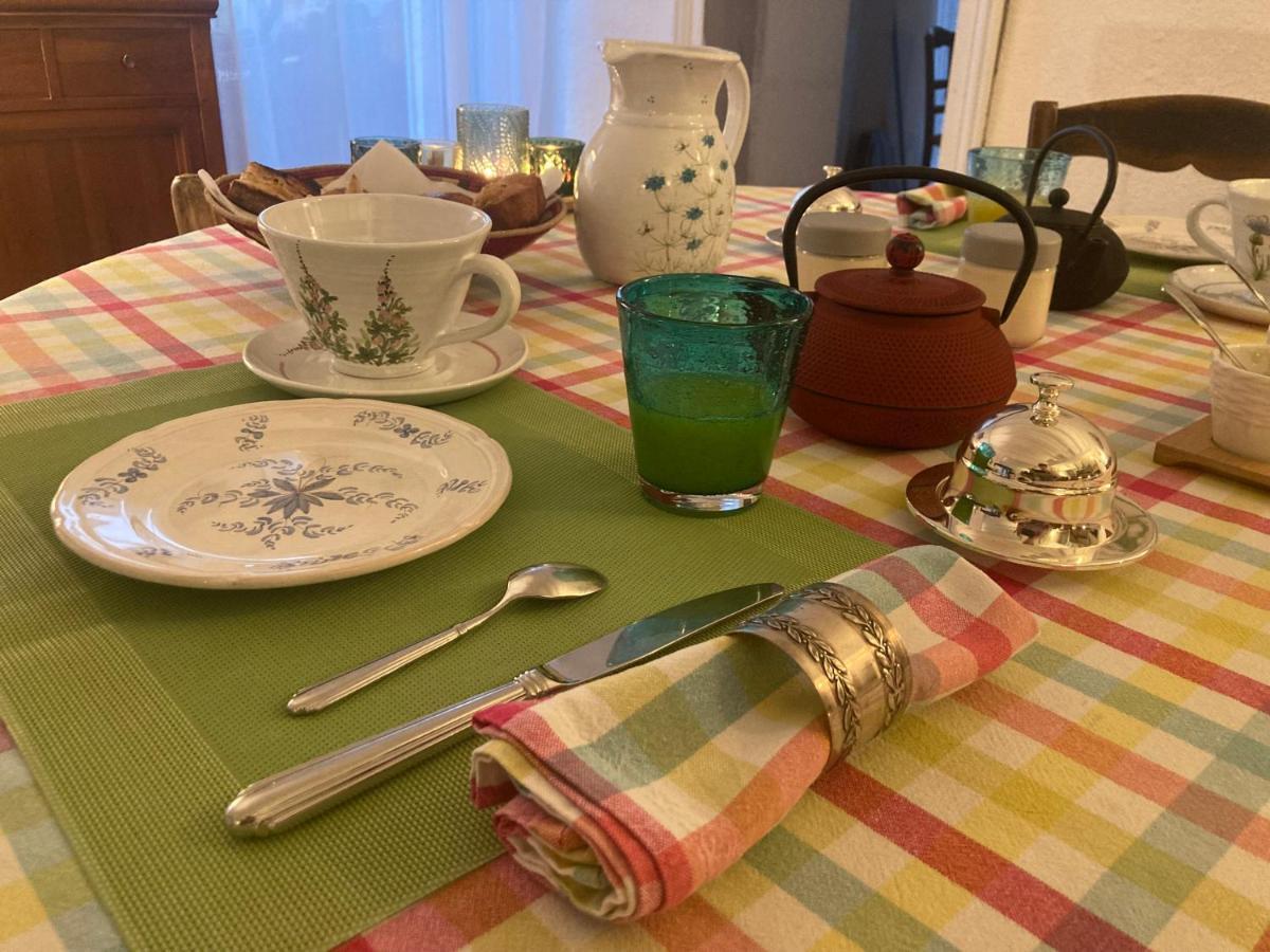 Chambre D'Hotes Les Roches Corme-Royal 外观 照片