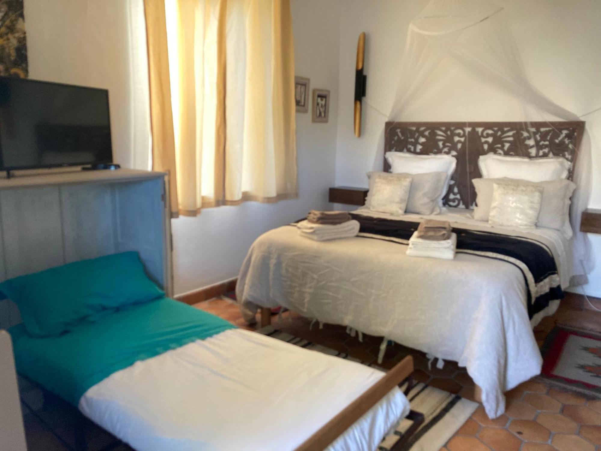 Chambre D'Hotes Les Roches Corme-Royal 外观 照片