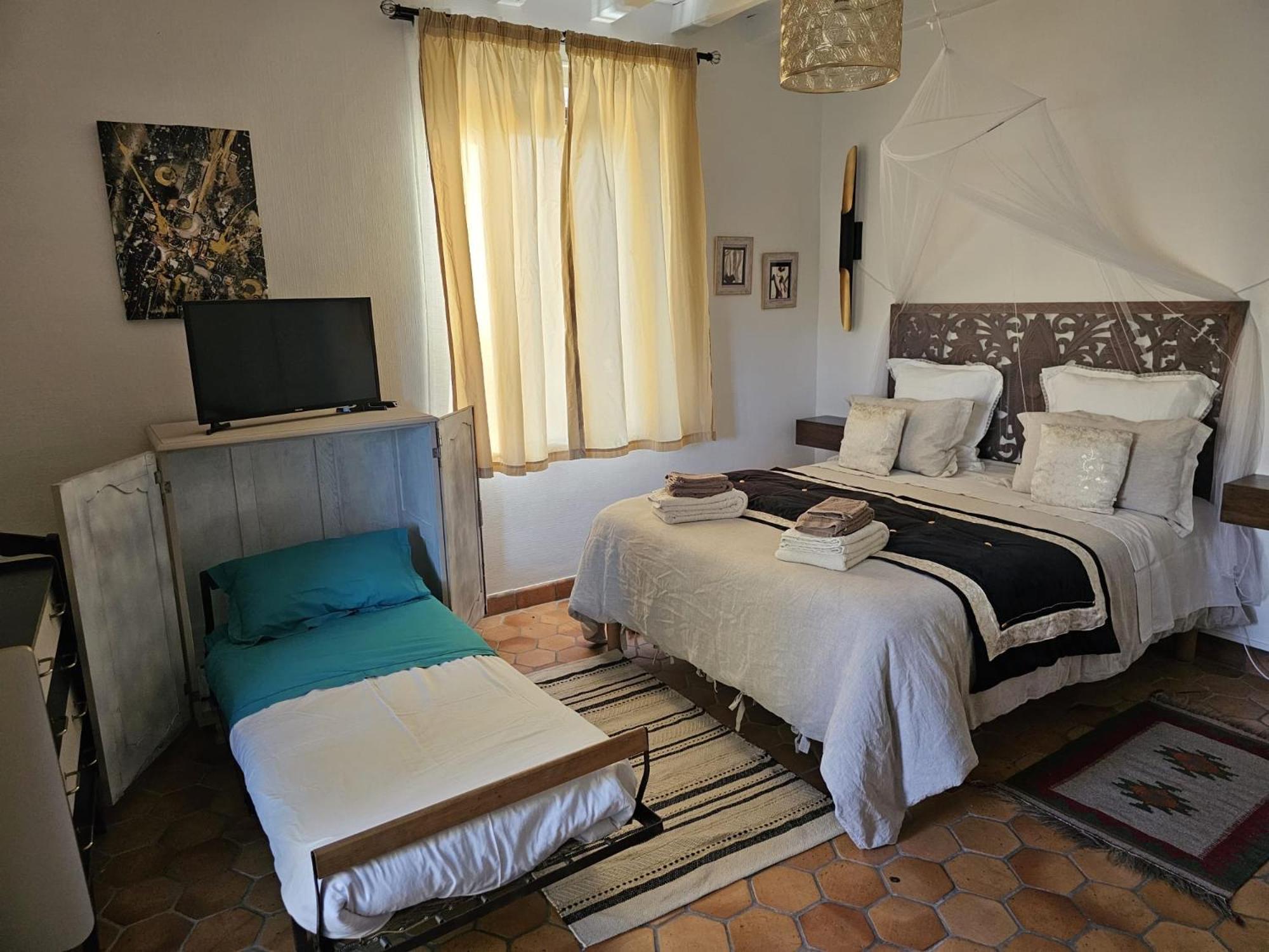 Chambre D'Hotes Les Roches Corme-Royal 外观 照片